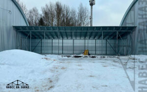 Односкатный навес 8 x 25 x 6 с покрытием из профлиста